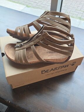 BearPaw Size 11 Women's Brown Strappy Zip Sandals NEW
